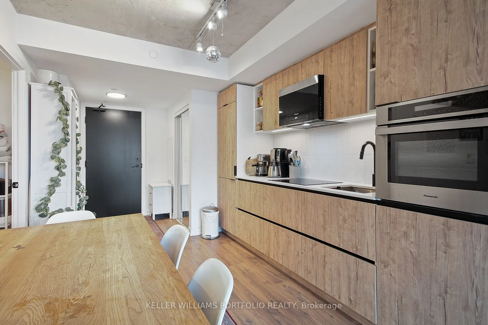 2 Augusta Avenue #603