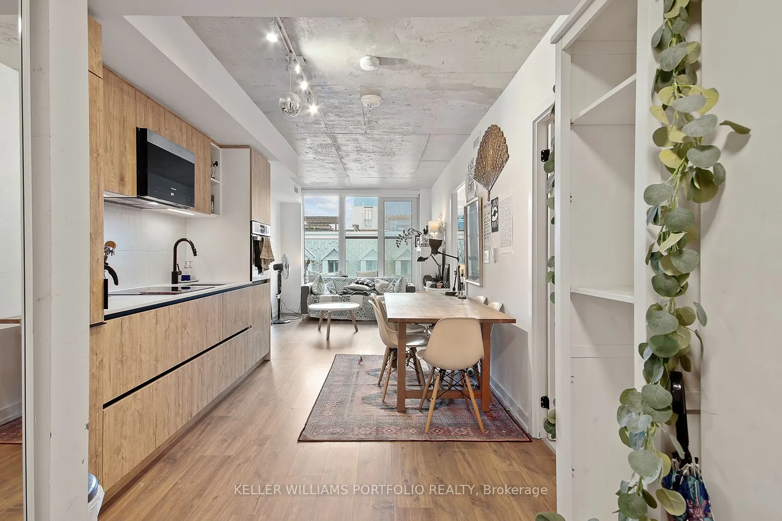 2 Augusta Avenue #603