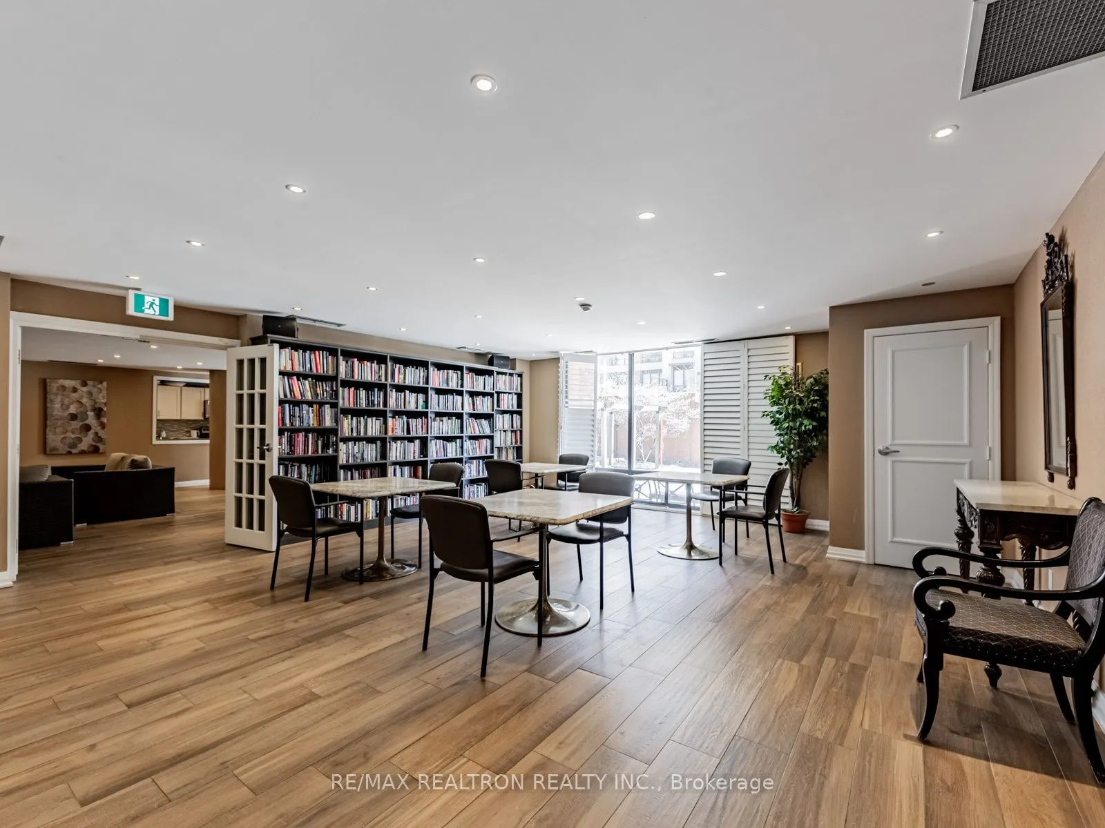 260 Heath Street W #1502