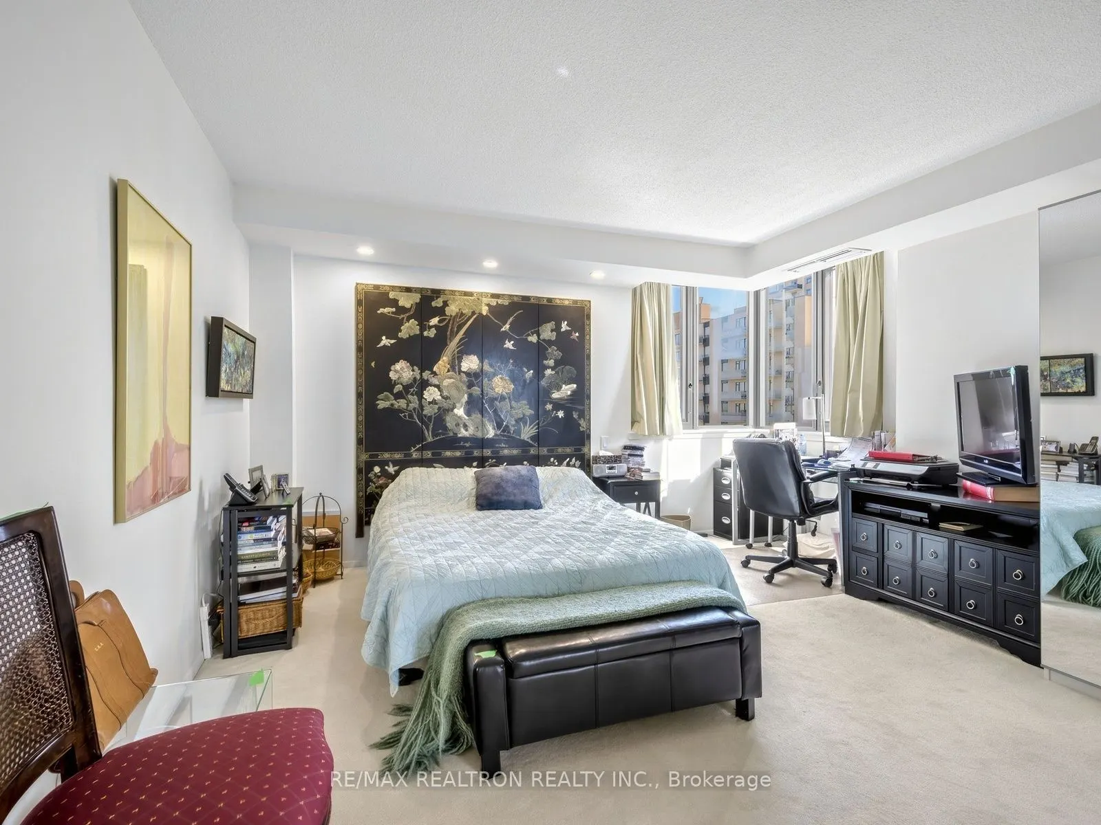 260 Heath Street W #1502