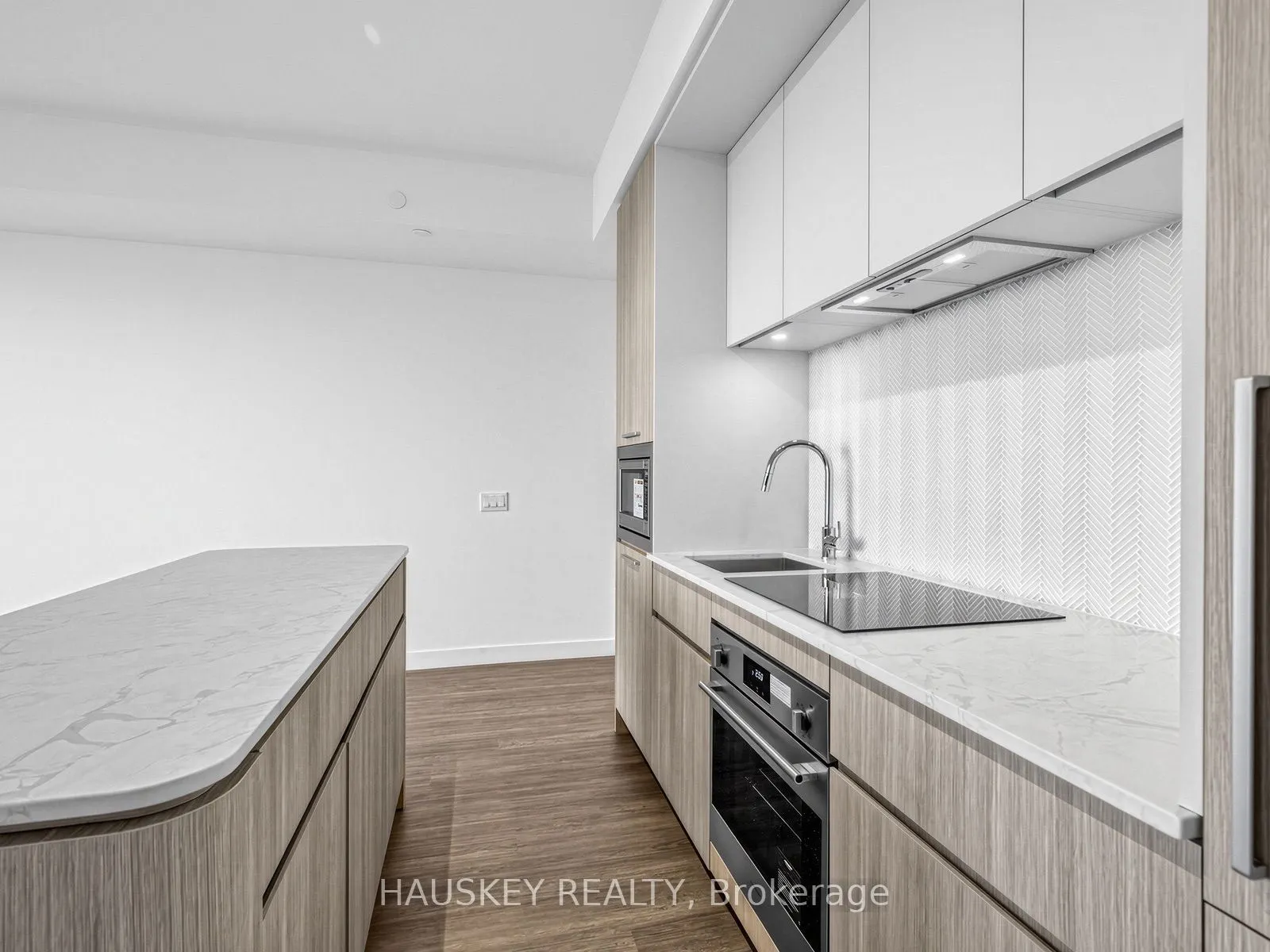 180 Alberta Avenue #603