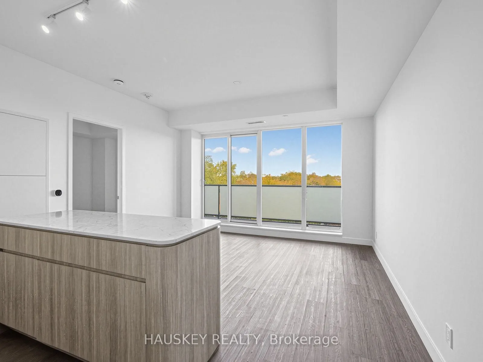 180 Alberta Avenue #603