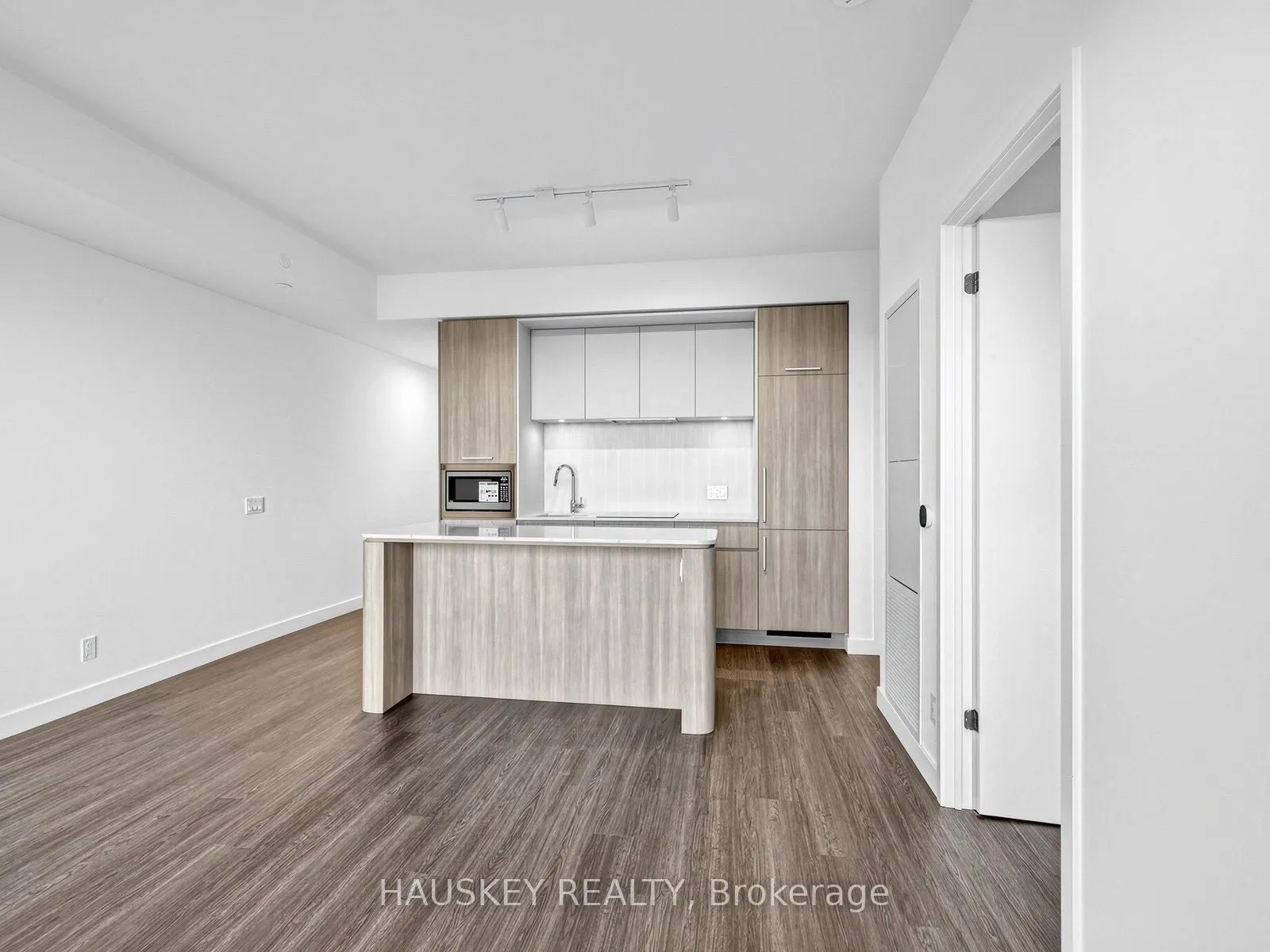 180 Alberta Avenue #603