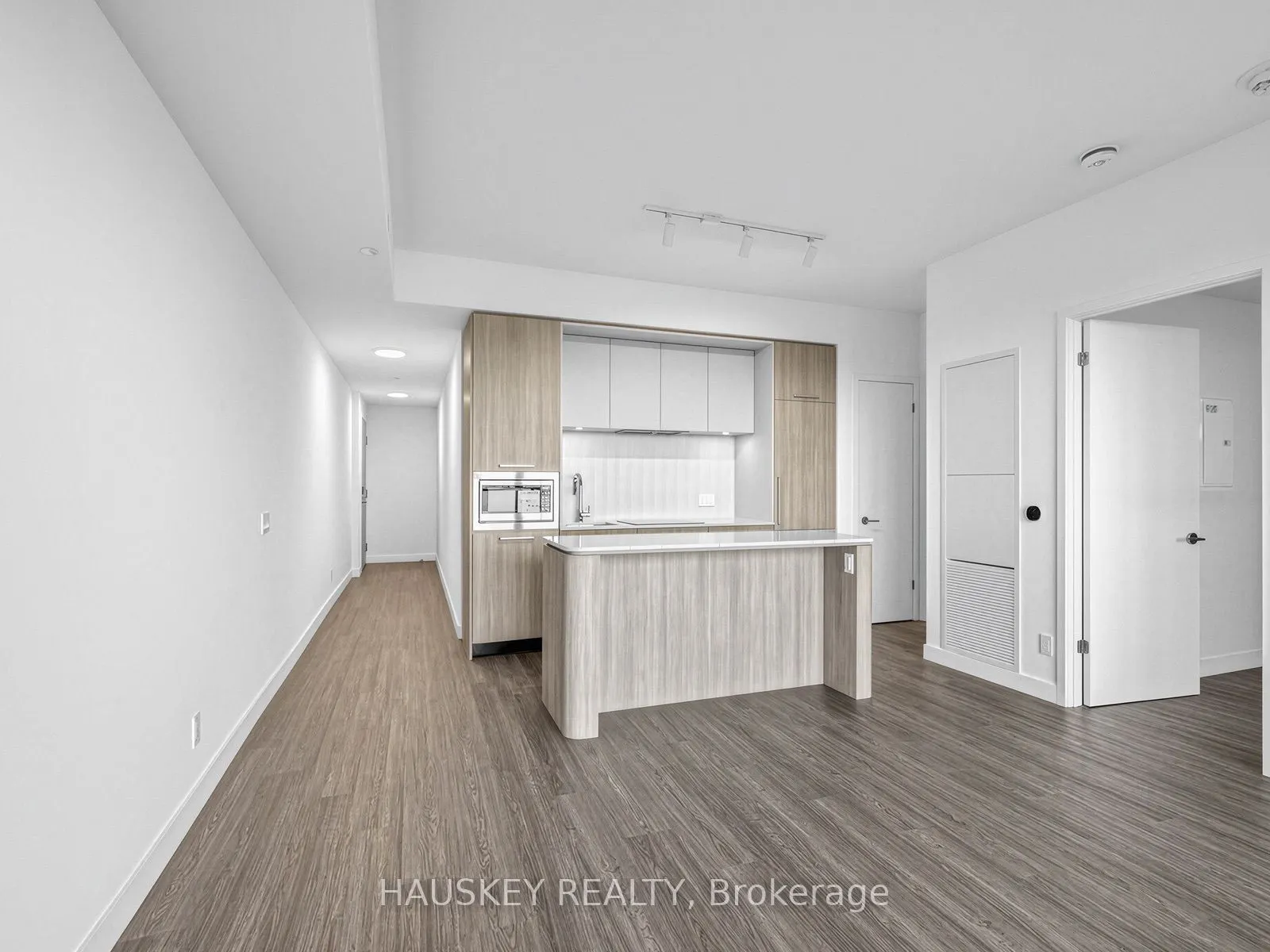 180 Alberta Avenue #603