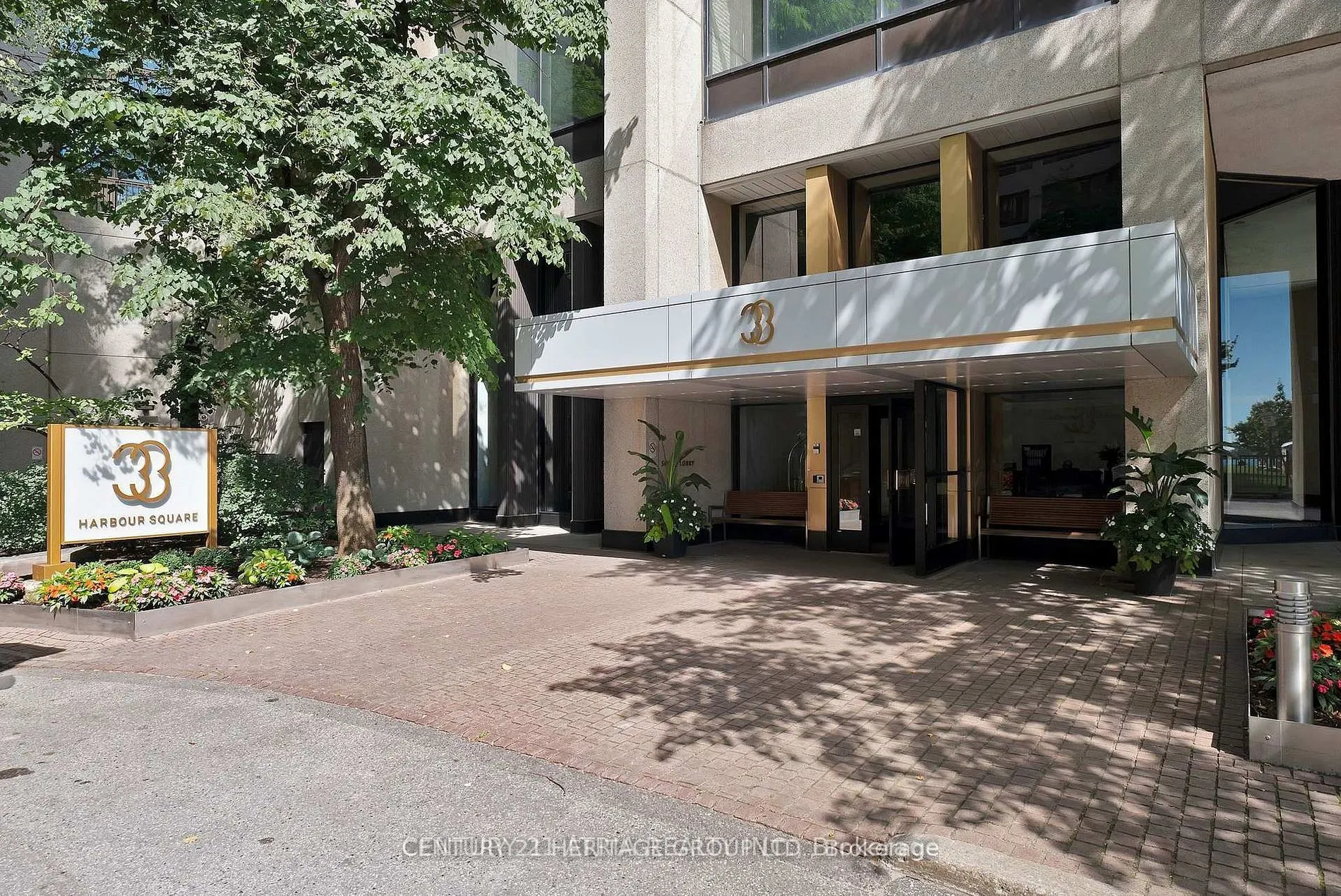 33 Harbour Square #1822