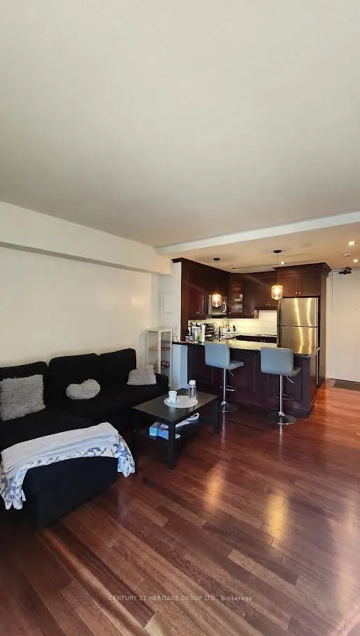 33 Harbour Square #1822