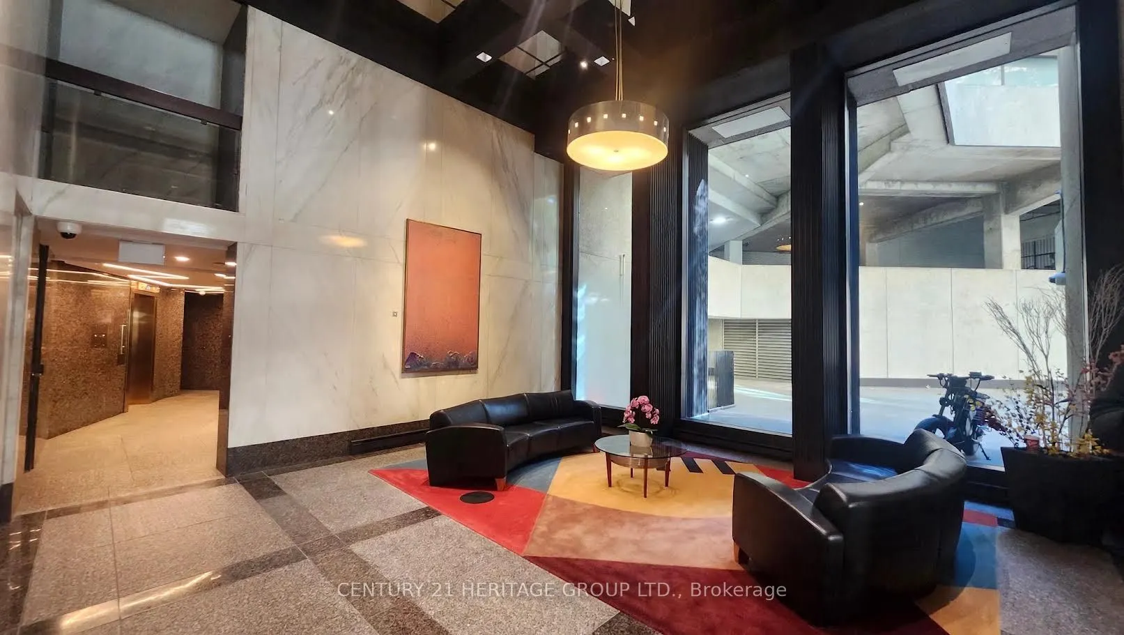33 Harbour Square #1822