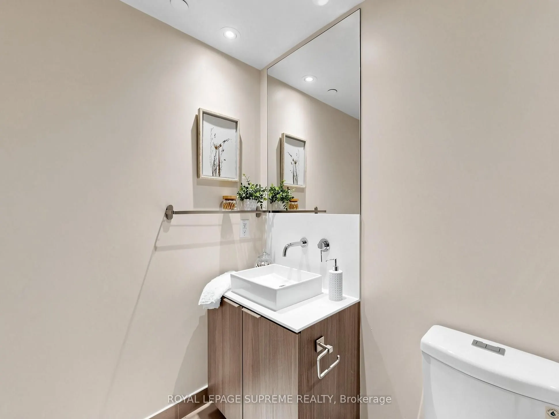 159 Dundas Street E #705