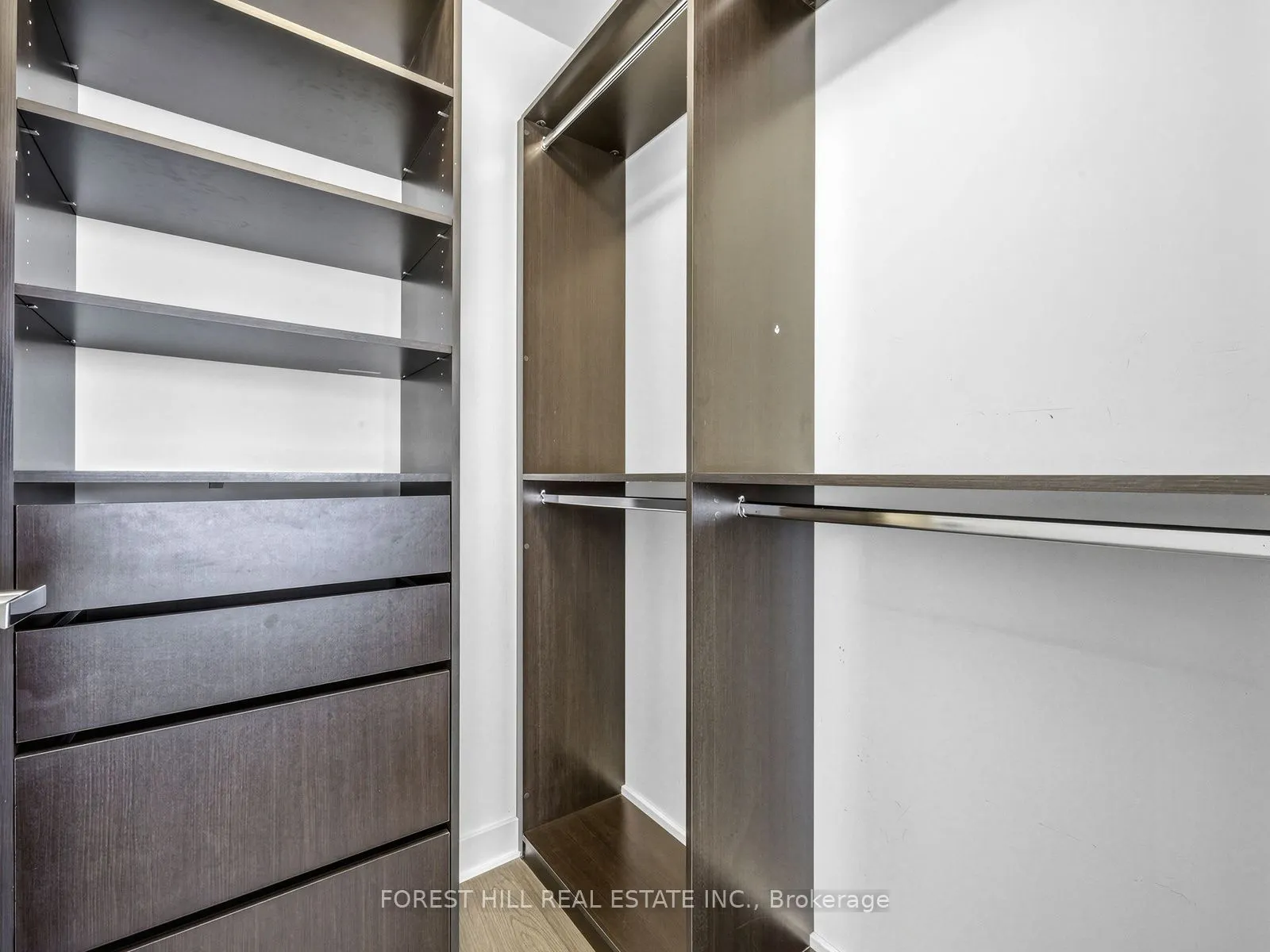 1 Bloor Street E #6805