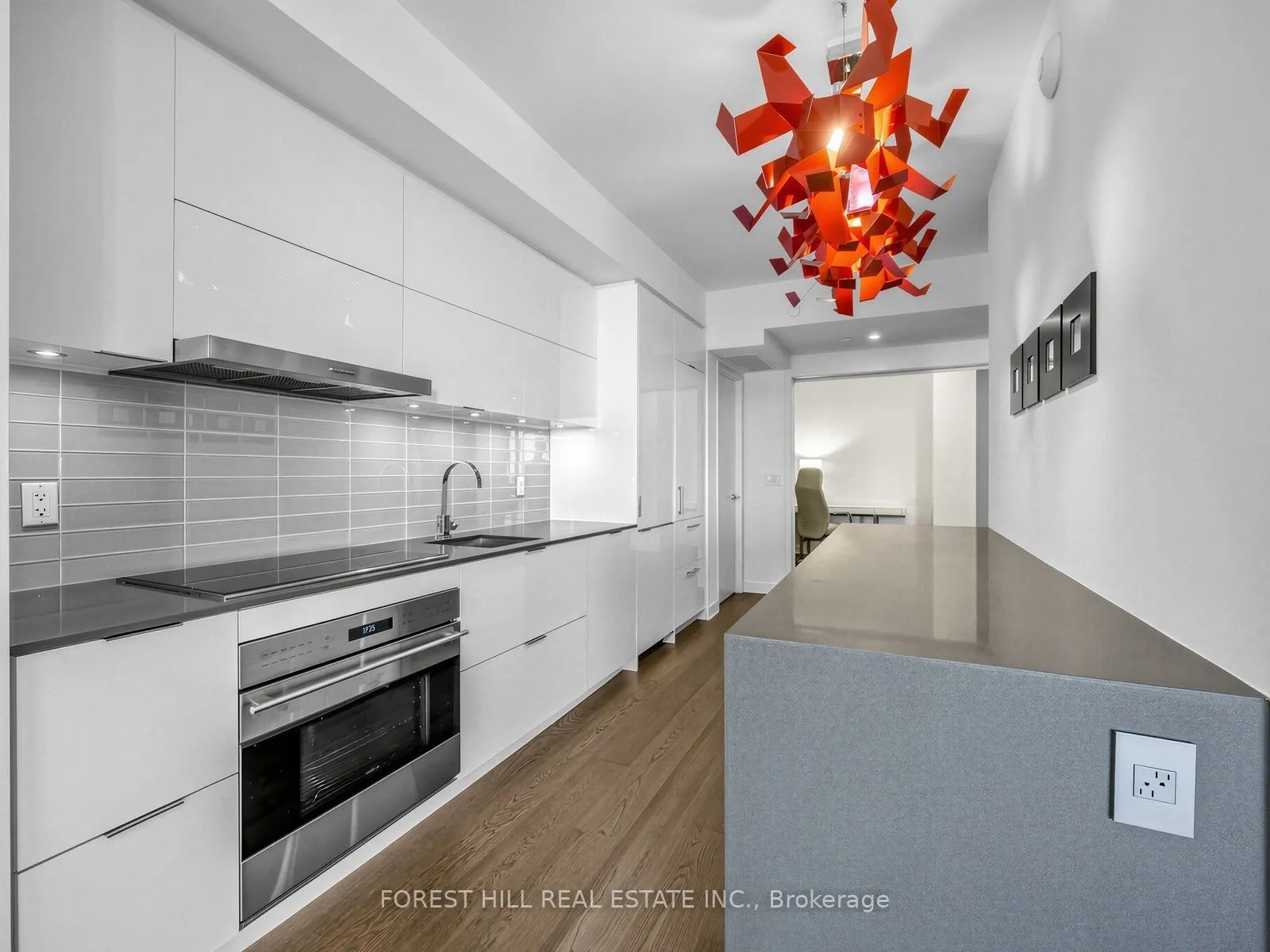 1 Bloor Street E #6805