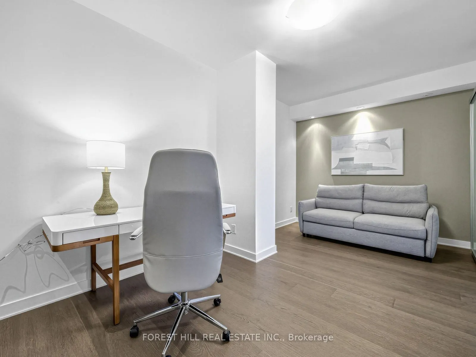 1 Bloor Street E #6805