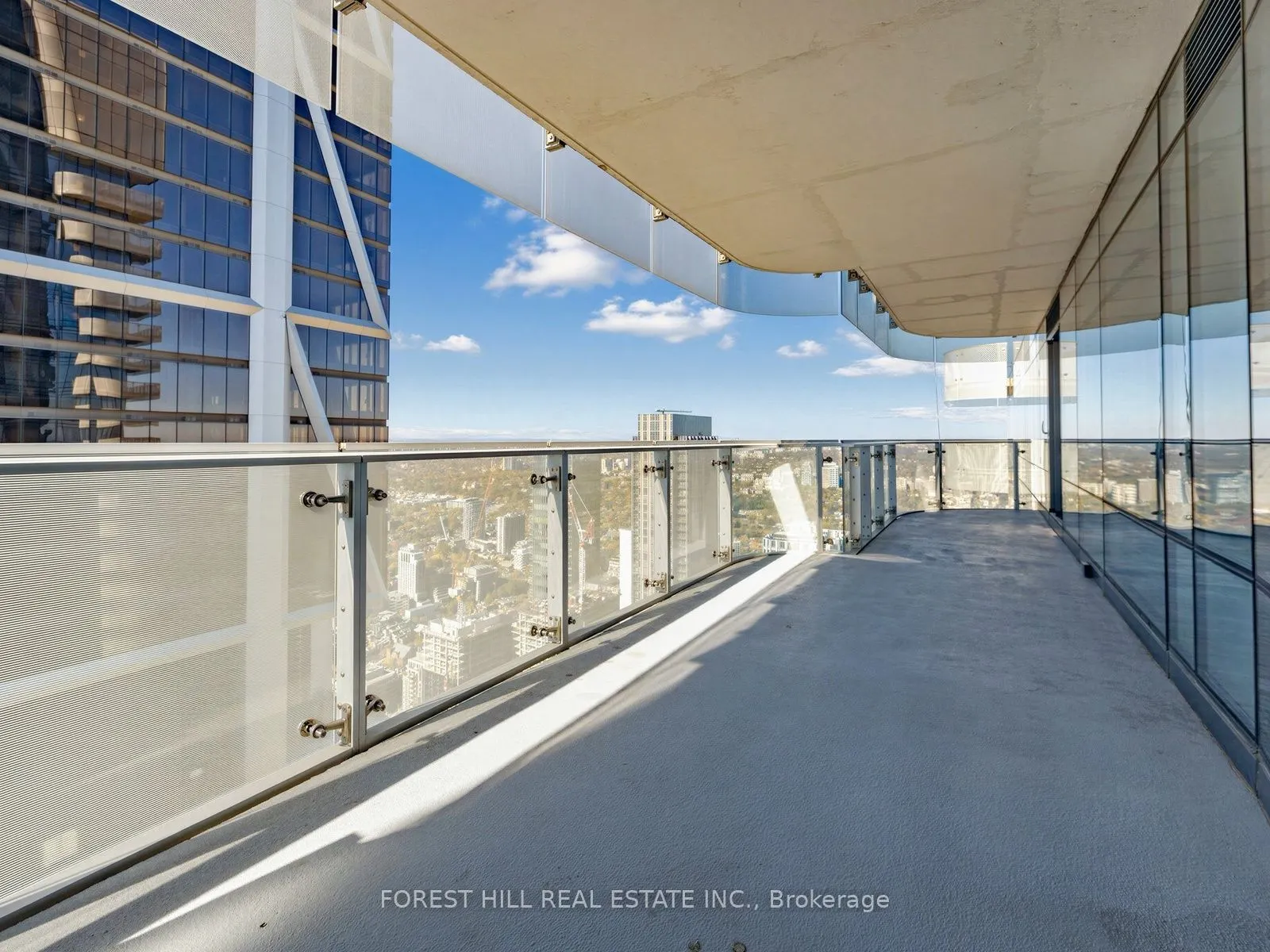 1 Bloor Street E #6805