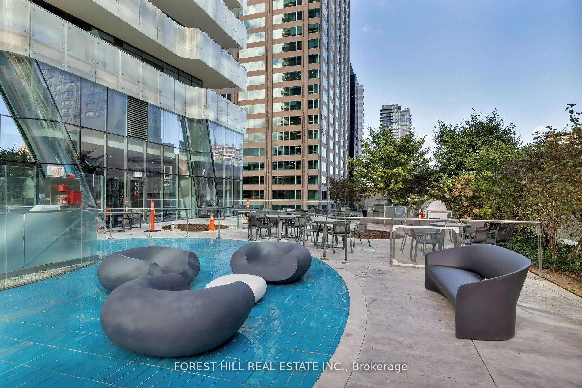 1 Bloor Street E #6805