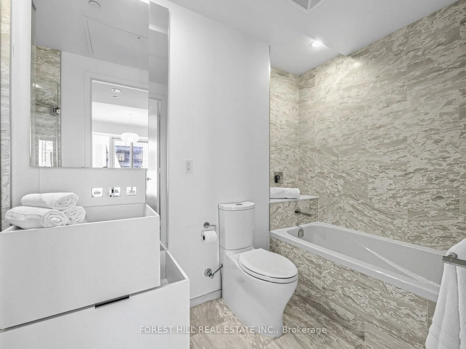 1 Bloor Street E #6805