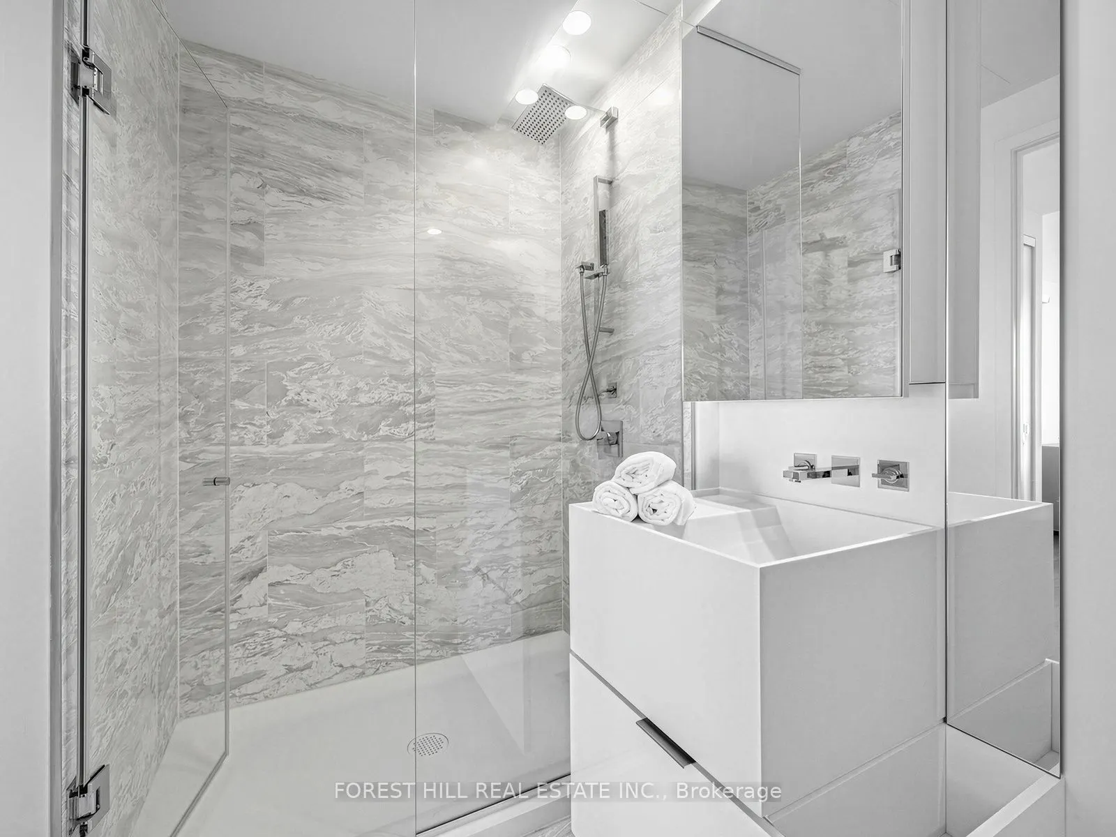 1 Bloor Street E #6805
