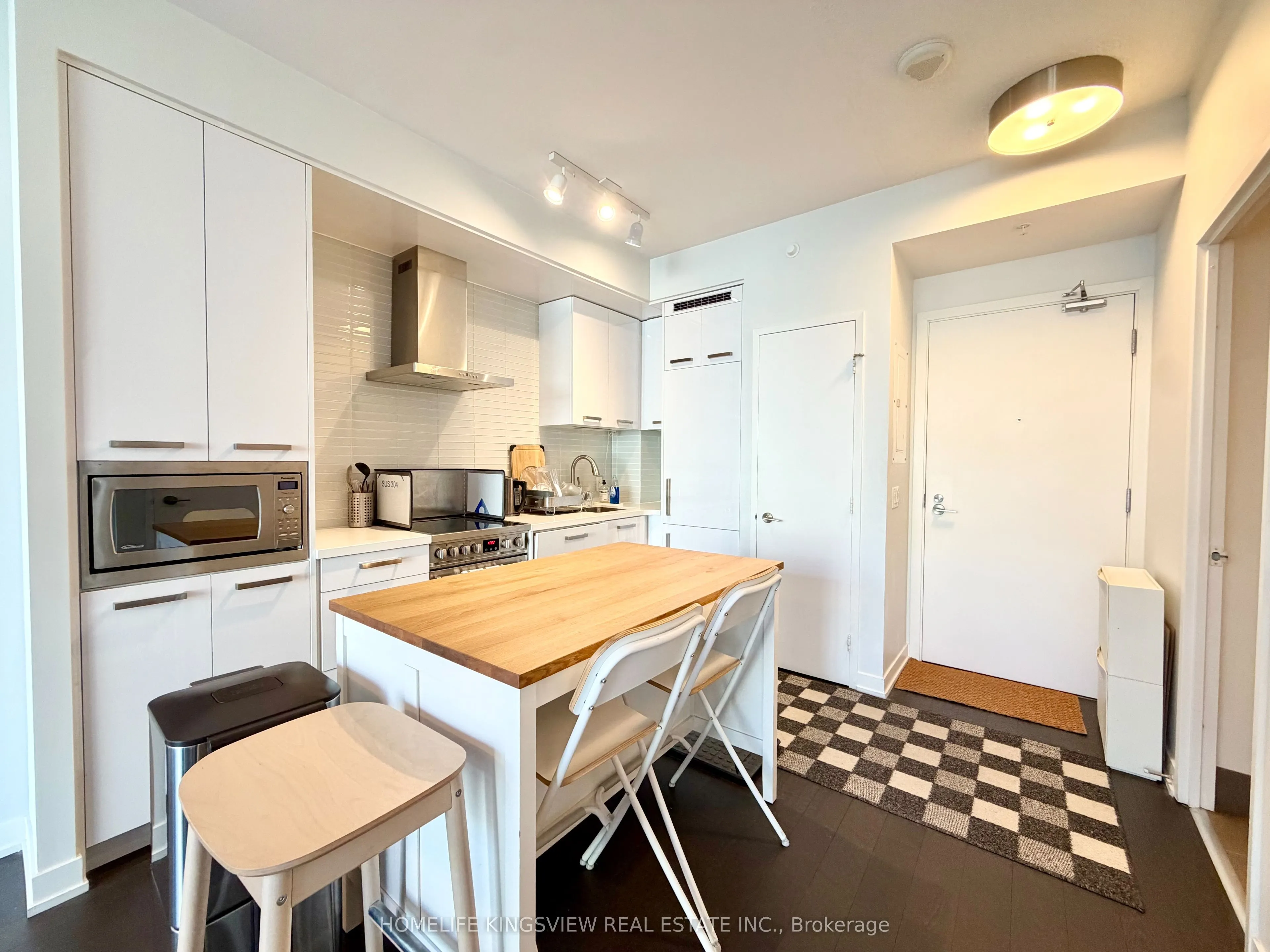 455 Front Street E #N302