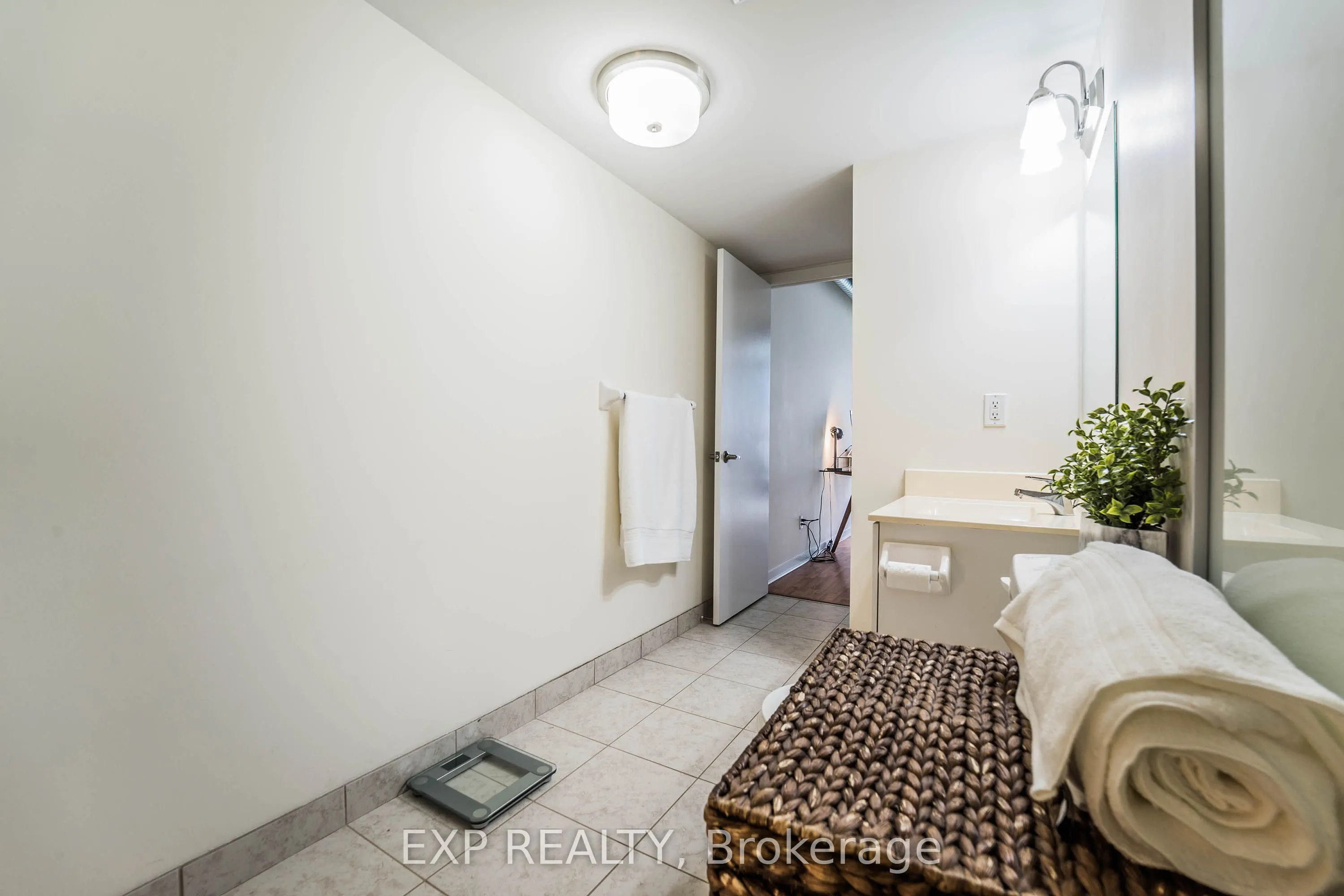 150 Sudbury Street #403