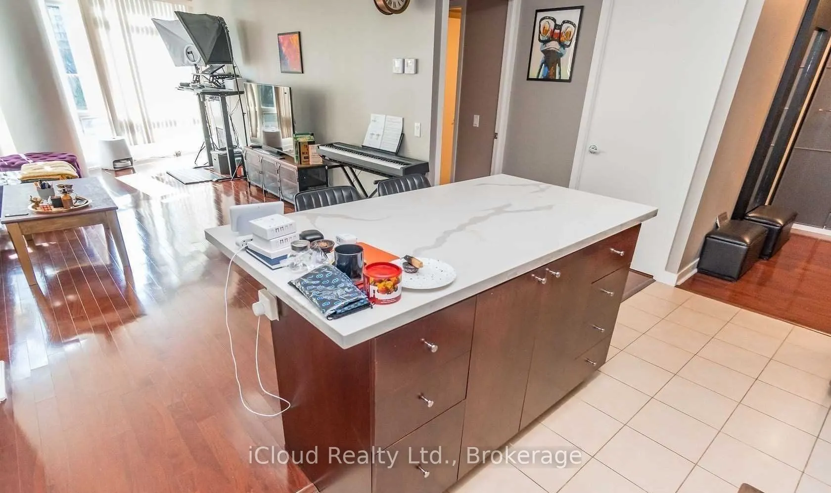 373 Front Street W #505