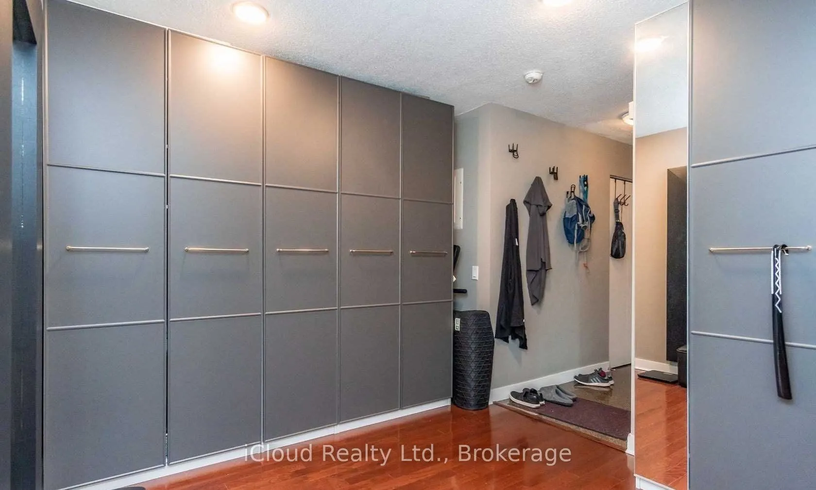 373 Front Street W #505