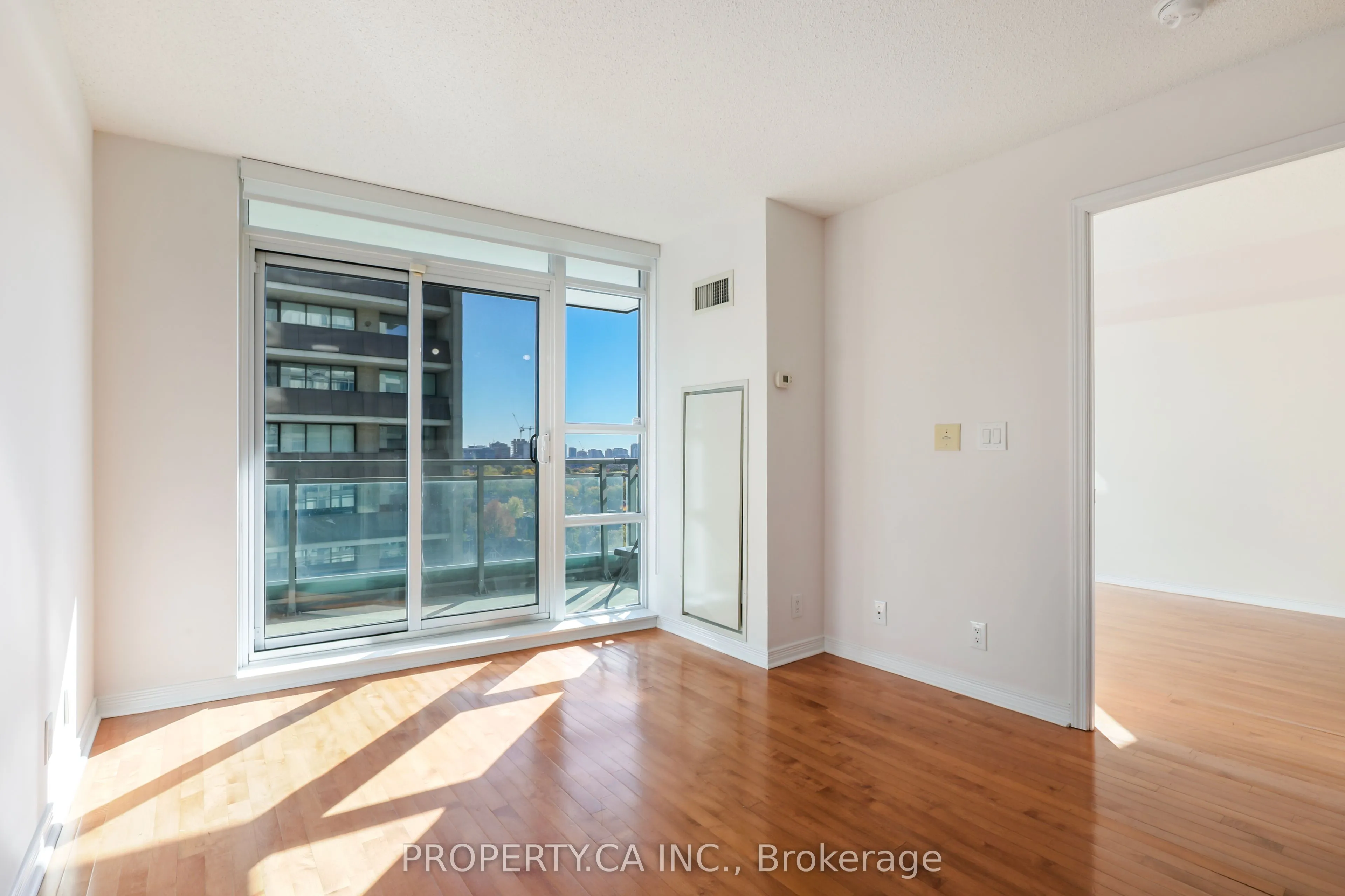 736 Spadina Avenue #1203