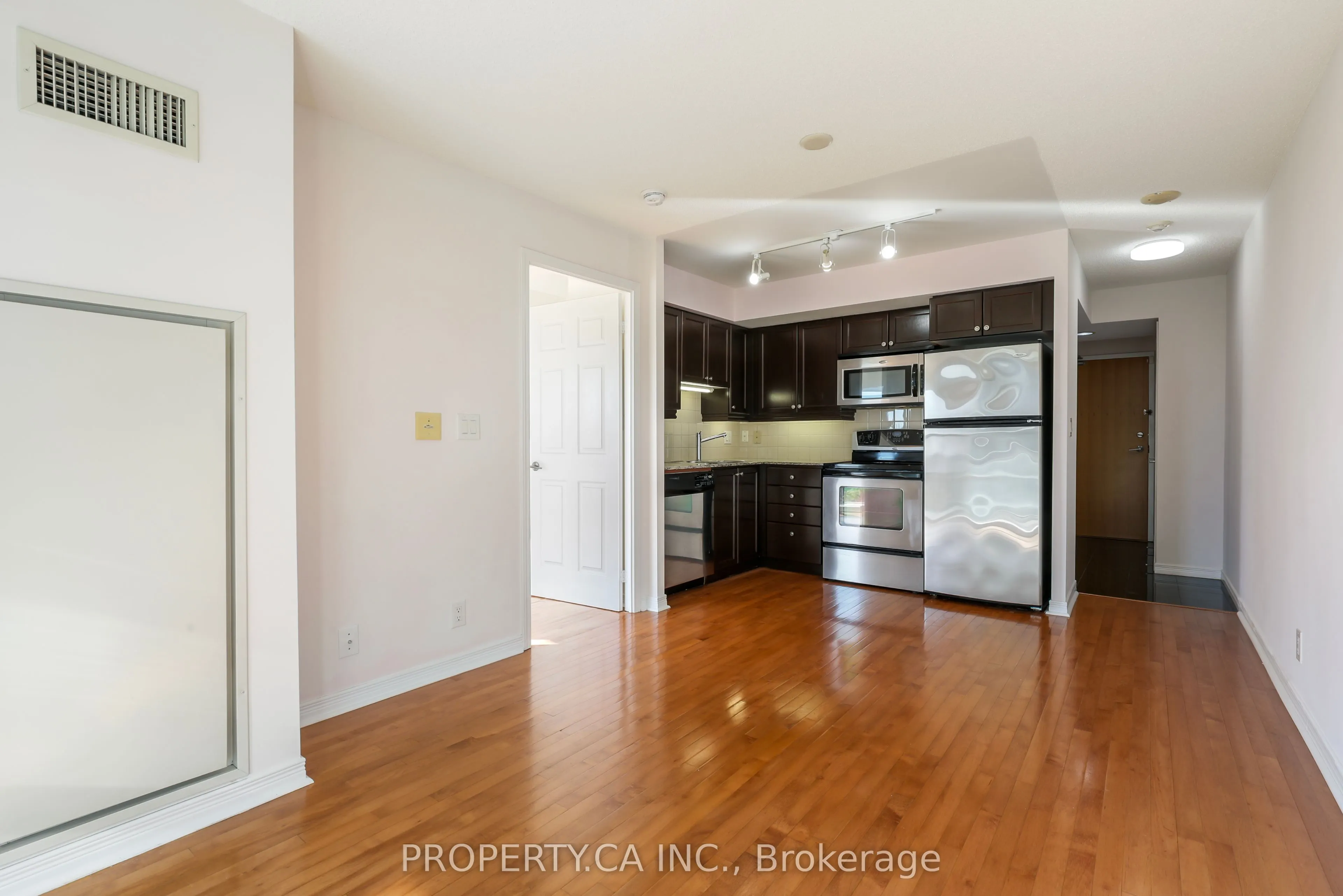 736 Spadina Avenue #1203