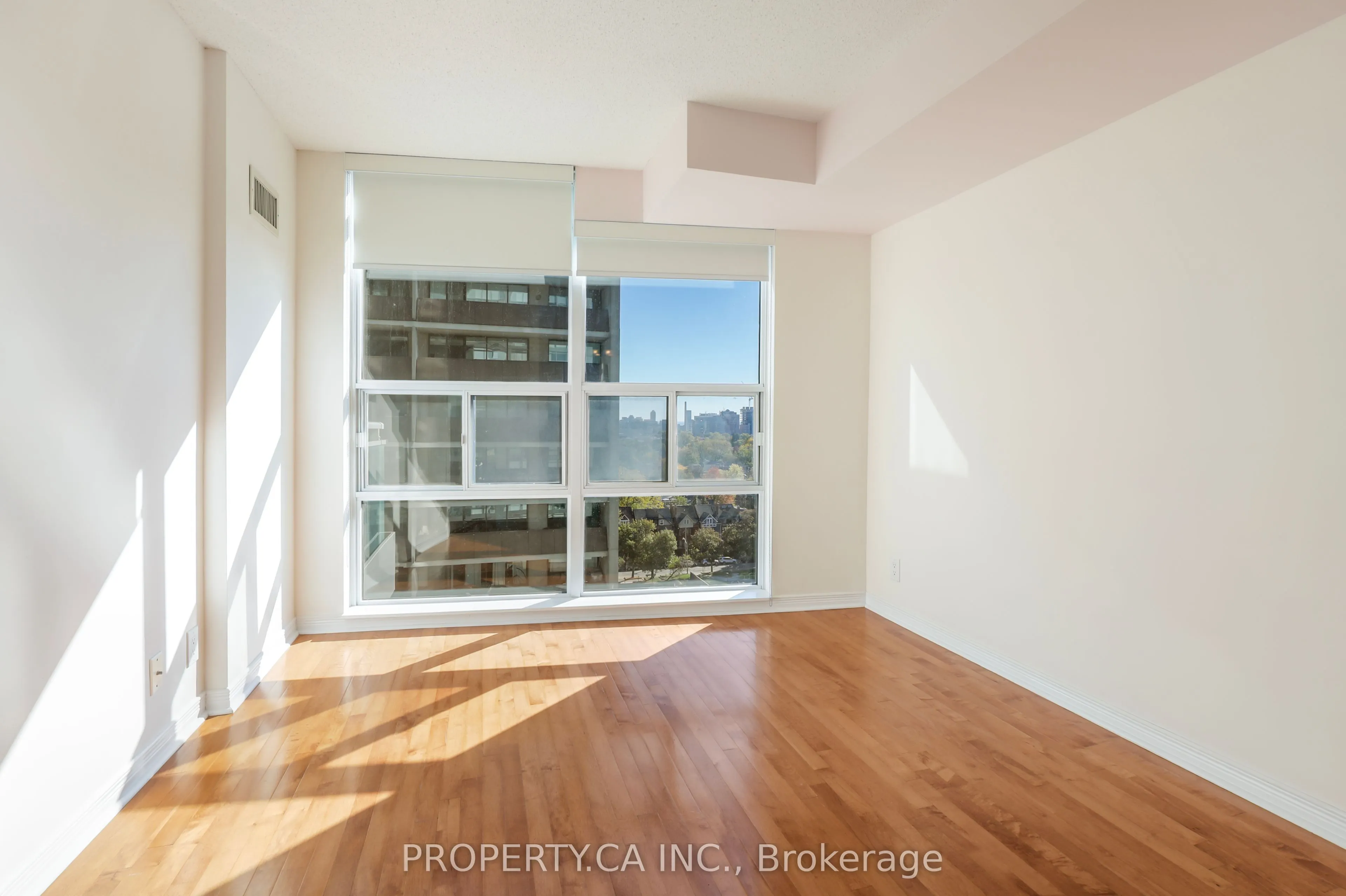 736 Spadina Avenue #1203