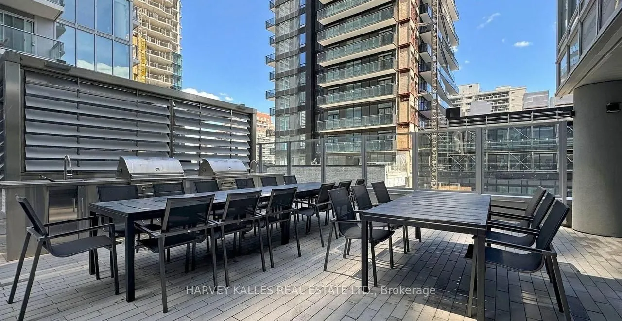 195 REDPATH Avenue #706