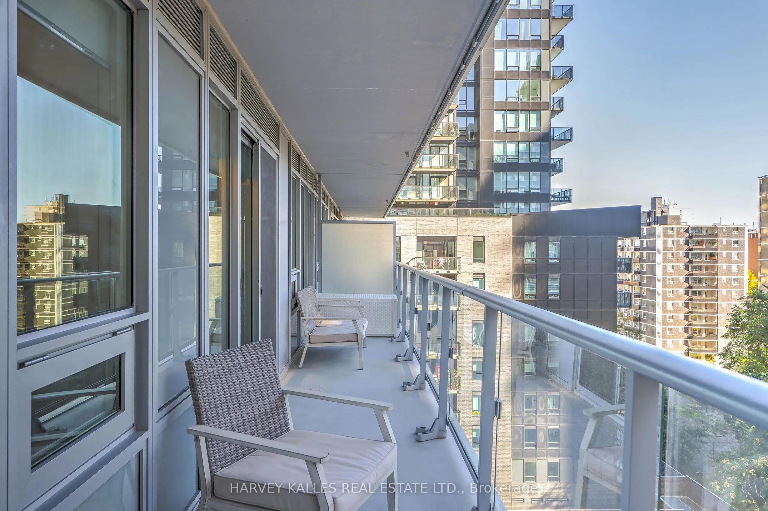 195 REDPATH Avenue #706