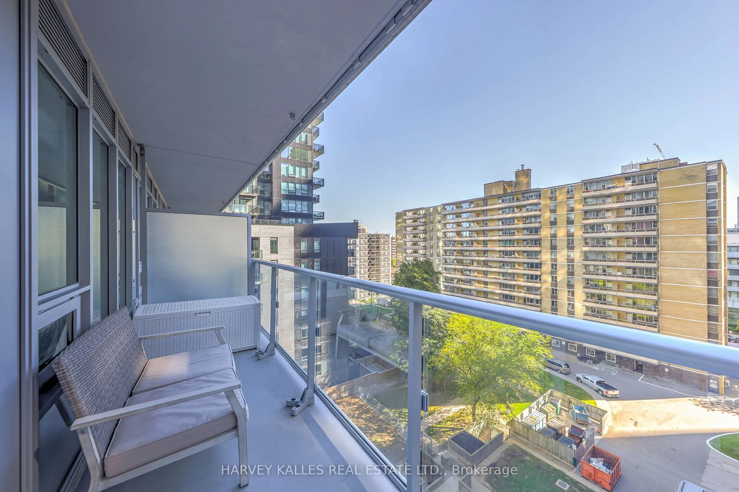 195 REDPATH Avenue #706