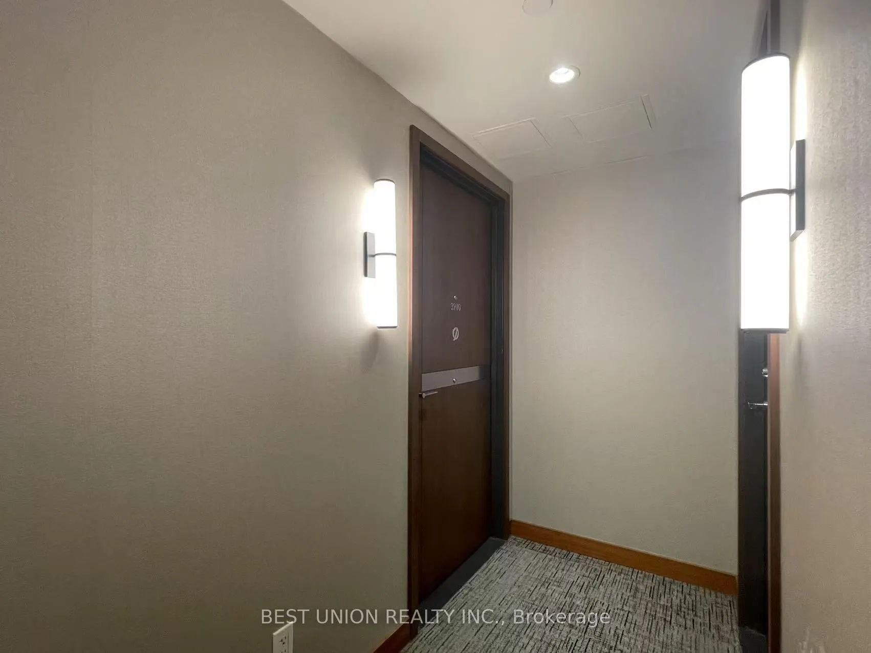 17 Bathurst Street #3910