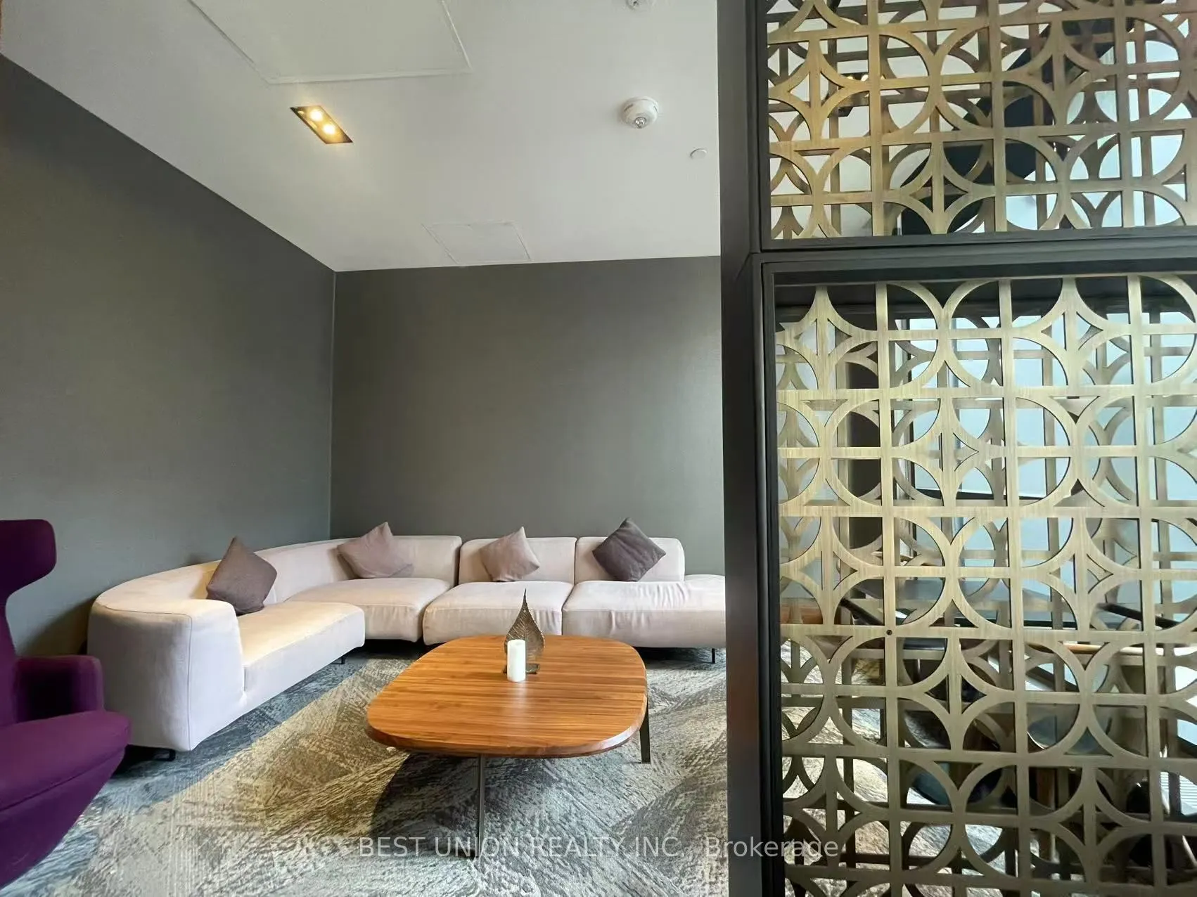 17 Bathurst Street #3910