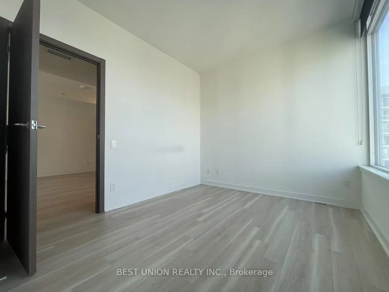 17 Bathurst Street #3910