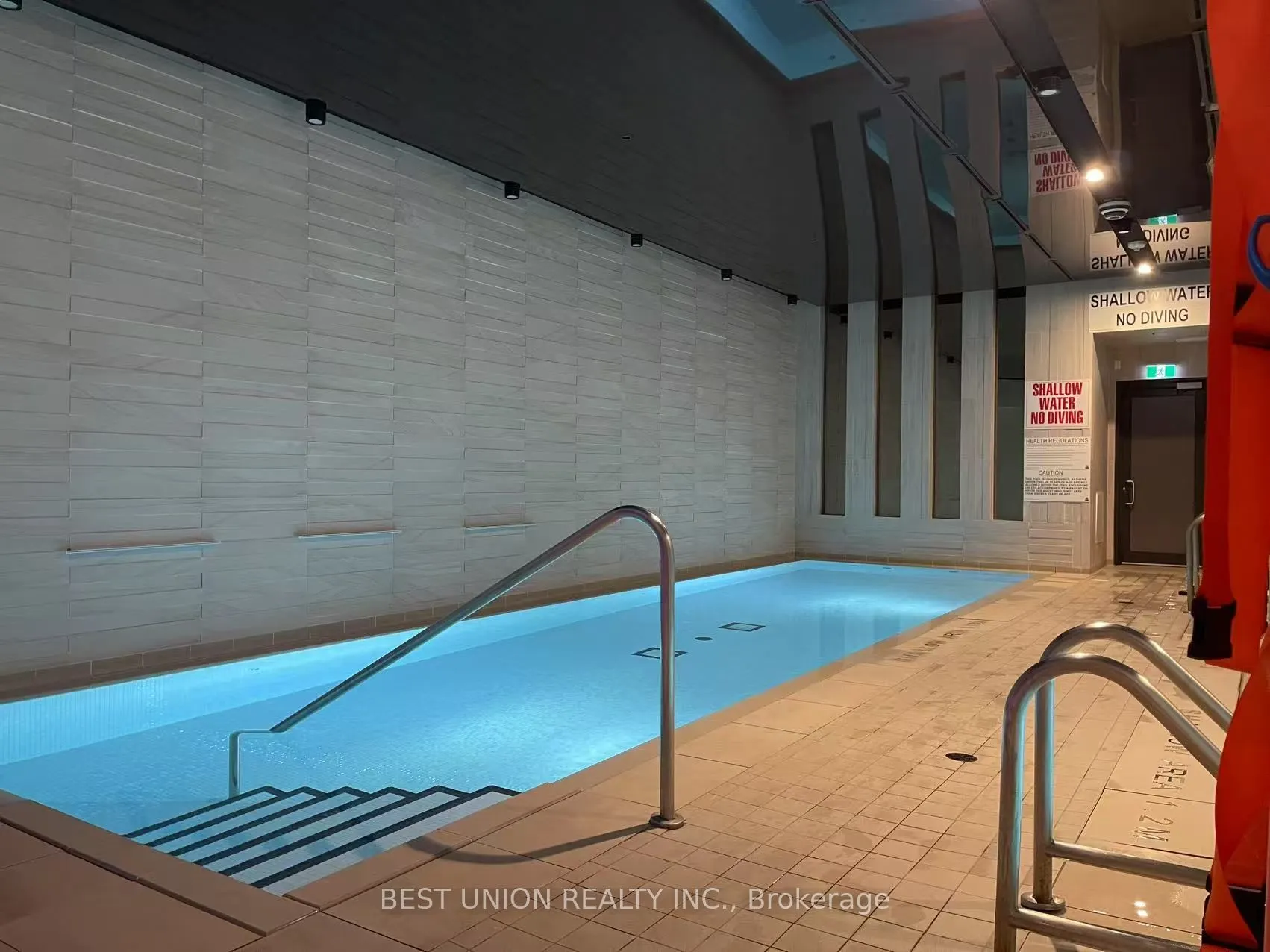 17 Bathurst Street #3910