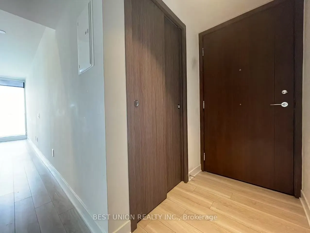 17 Bathurst Street #3910