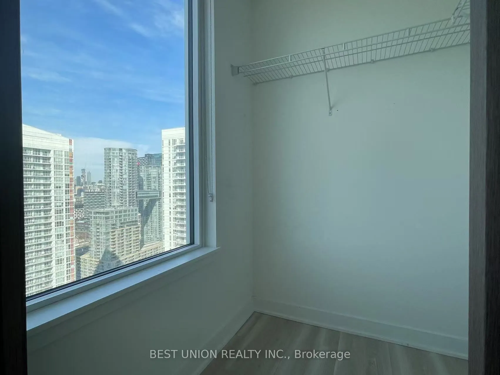 17 Bathurst Street #3910