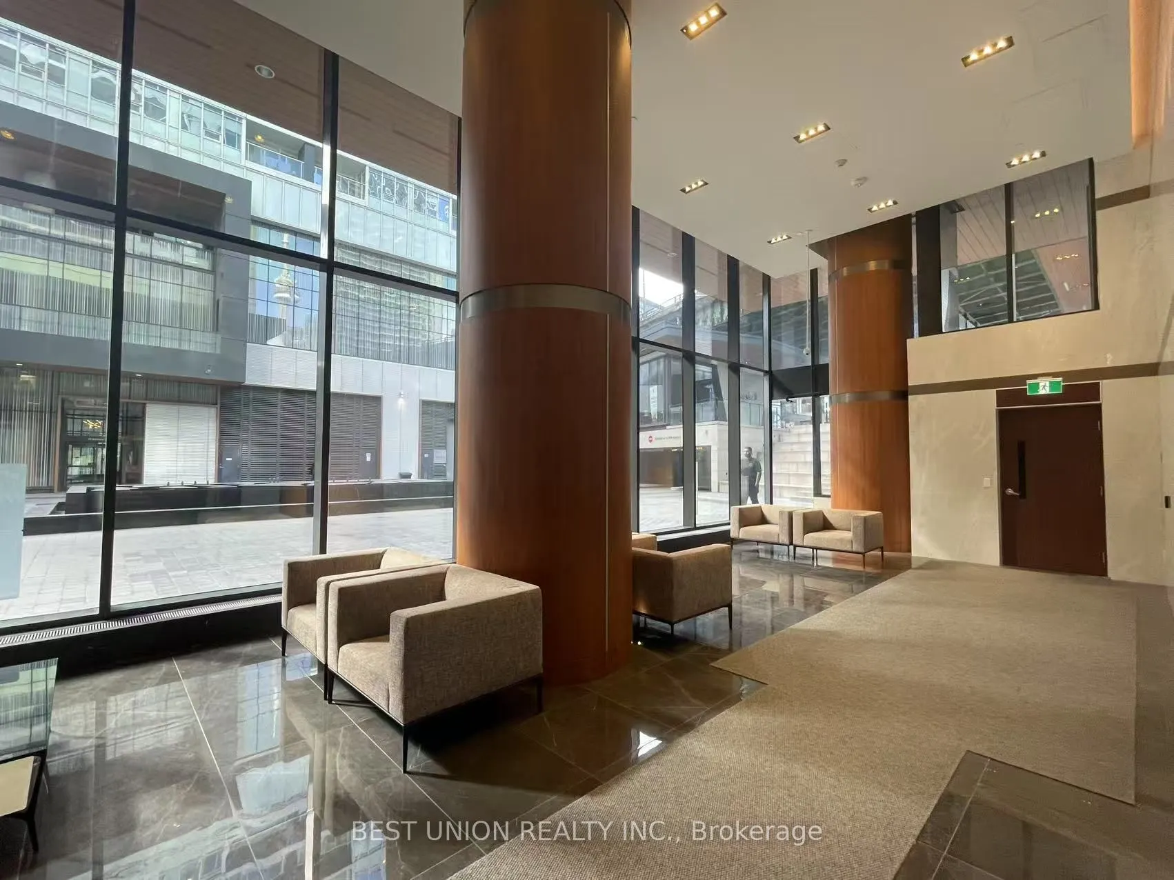 17 Bathurst Street #3910
