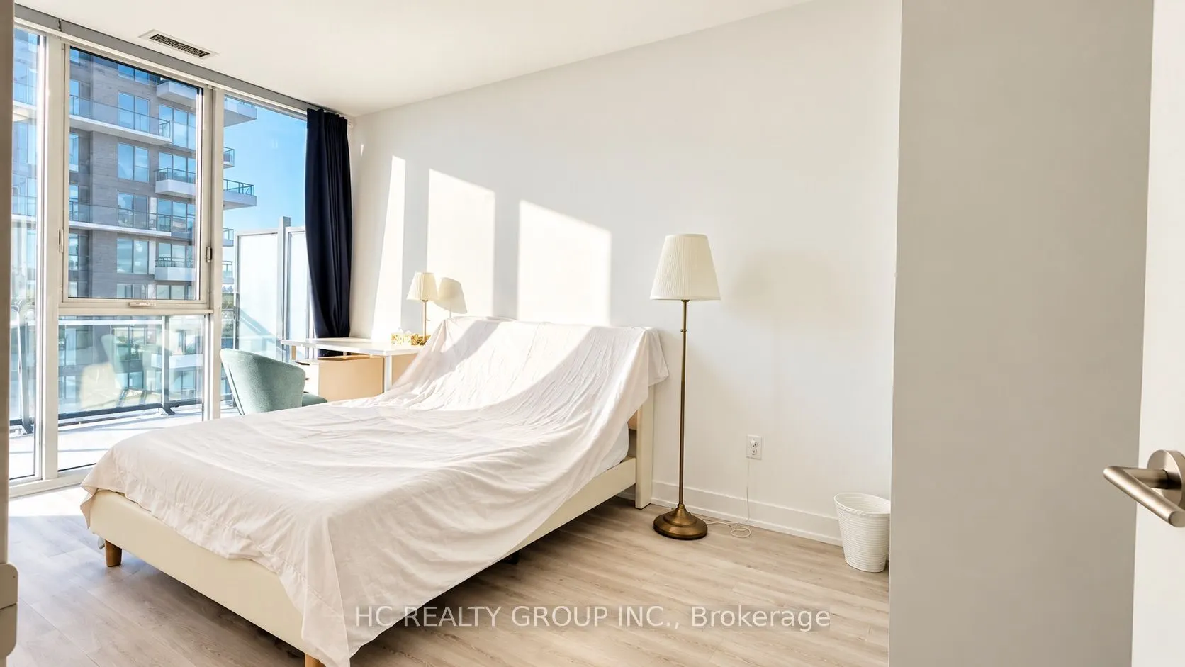 30 Inn On The Park Drive #2202