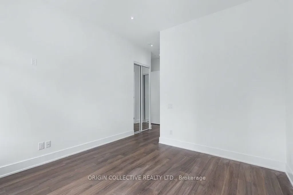 111 St Clair Avenue W #405