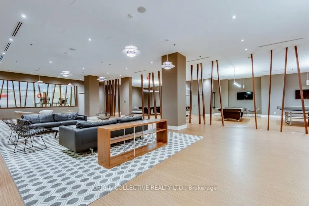 111 St Clair Avenue W #405