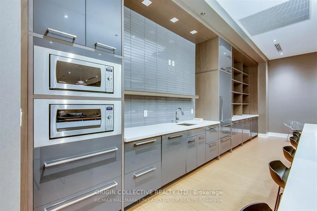 111 St Clair Avenue W #405