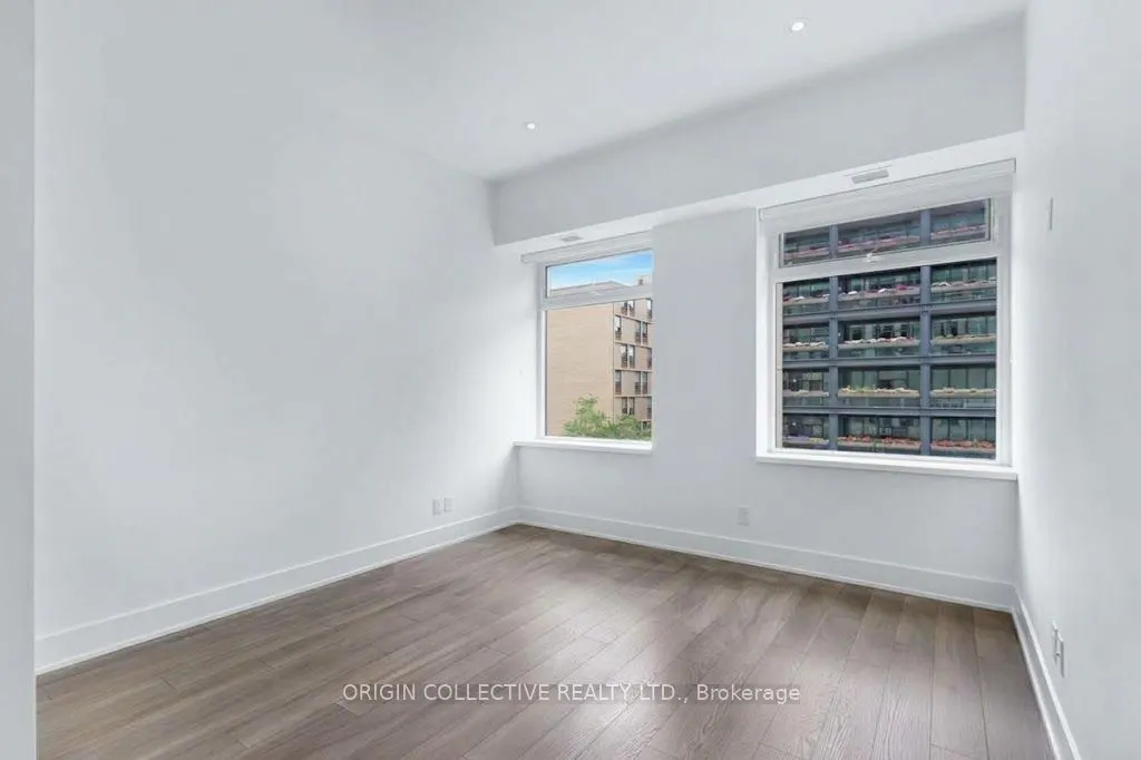 111 St Clair Avenue W #405