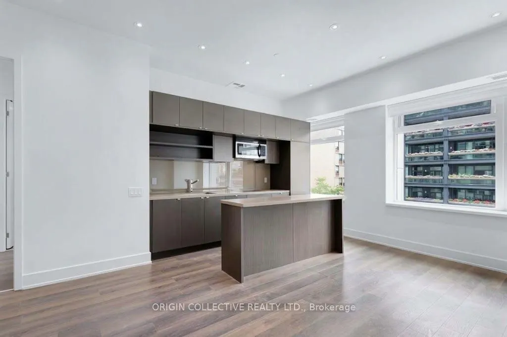 111 St Clair Avenue W #405