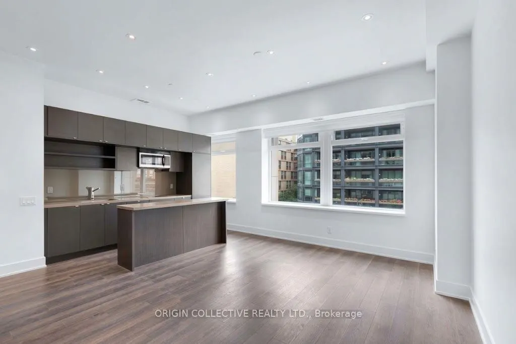 111 St Clair Avenue W #405