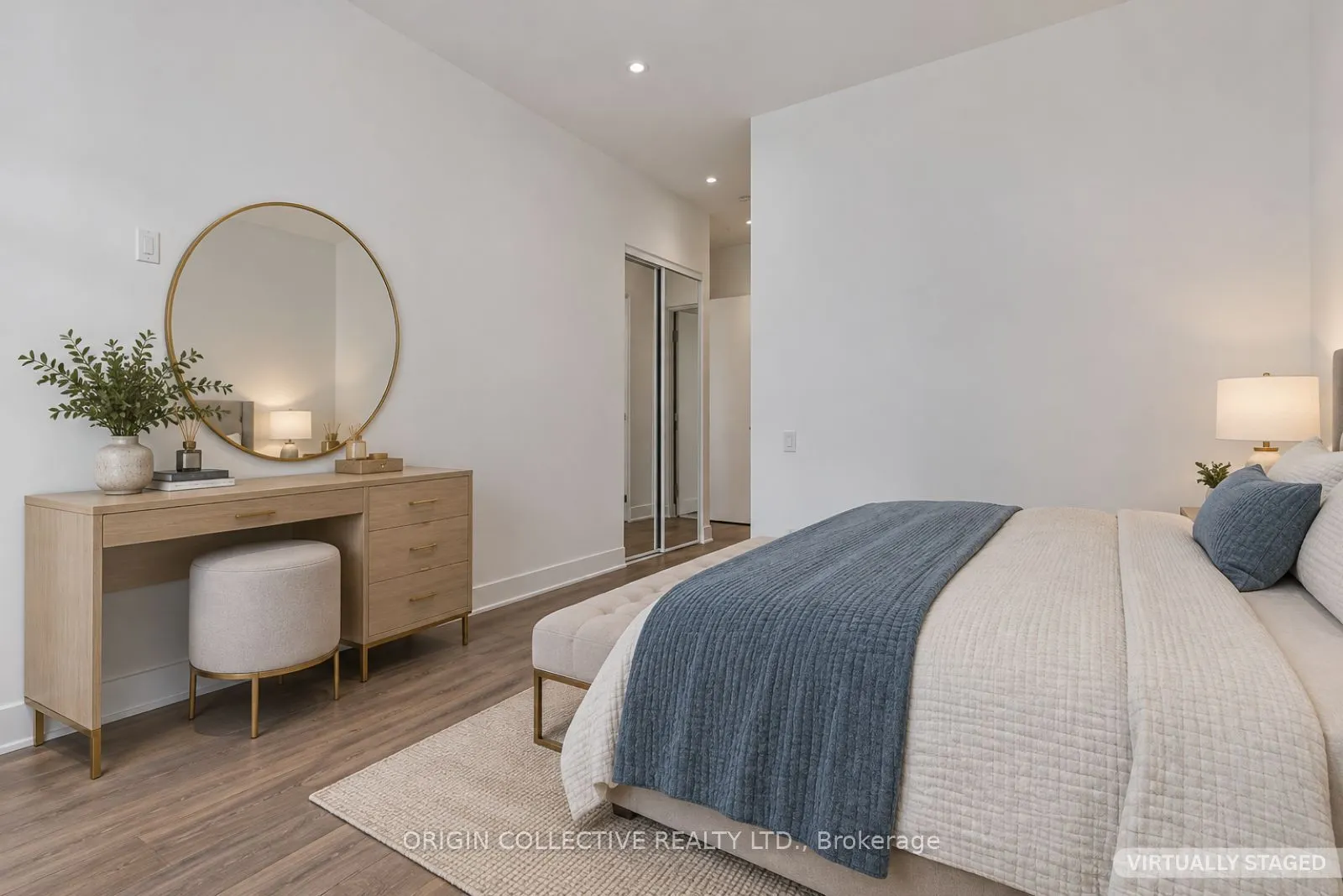 111 St Clair Avenue W #405