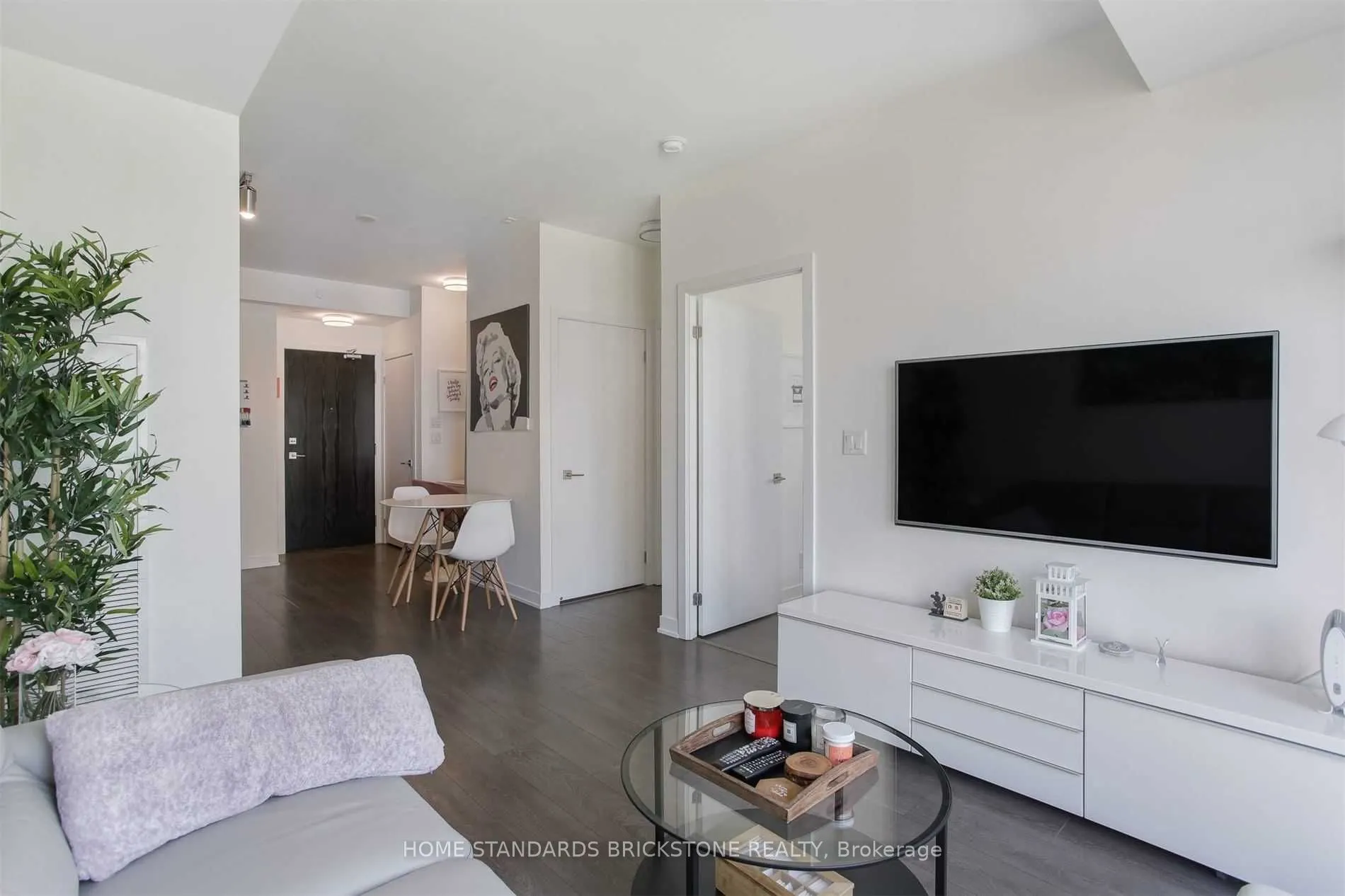 28 Avondale Avenue #1101