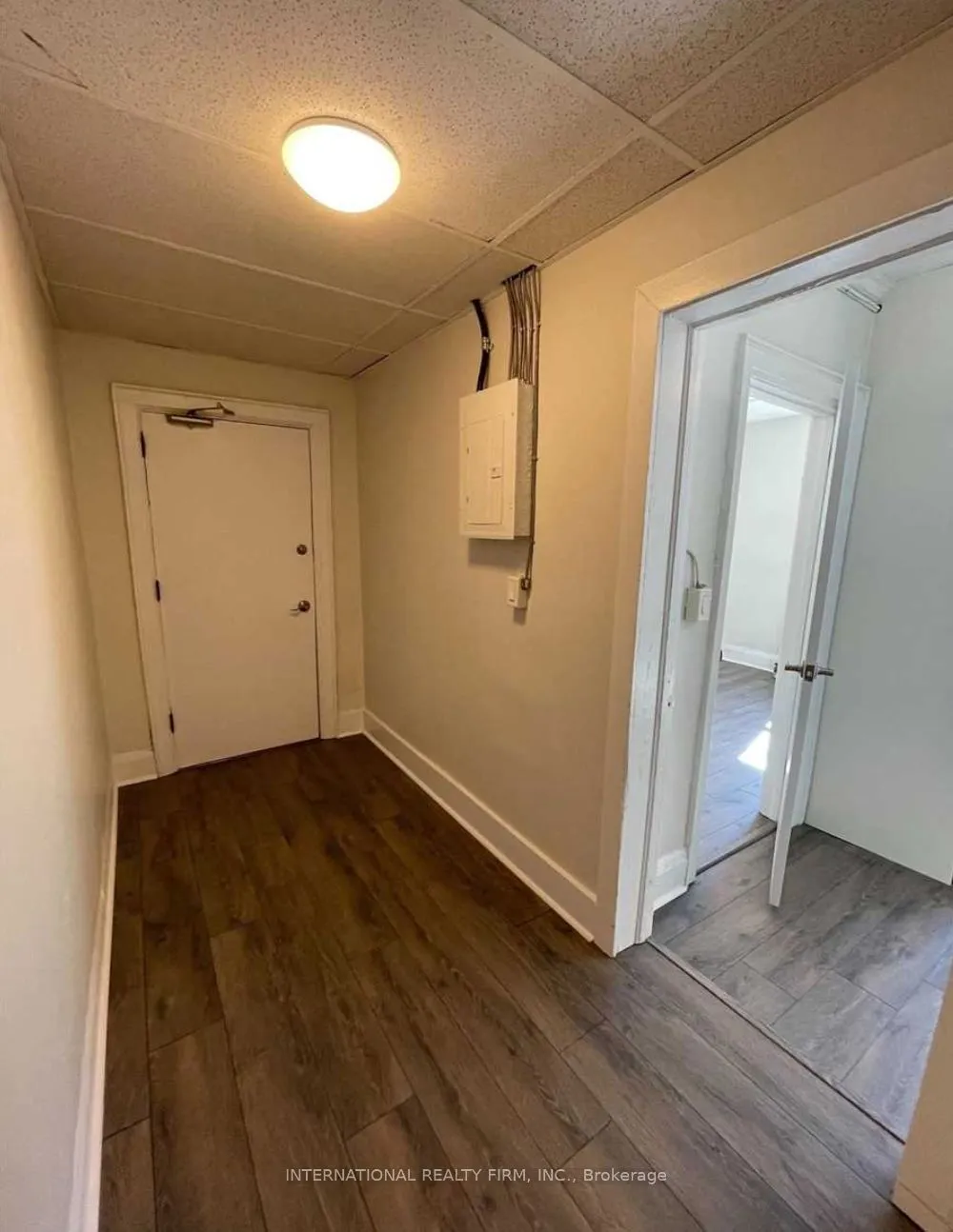 1094 College Street #1