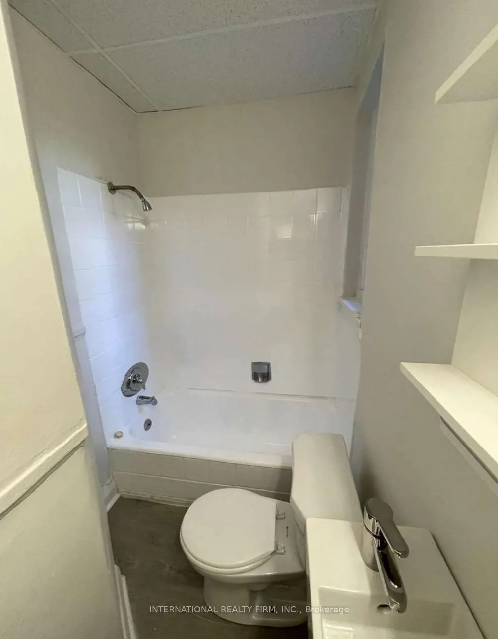 1094 College Street #1