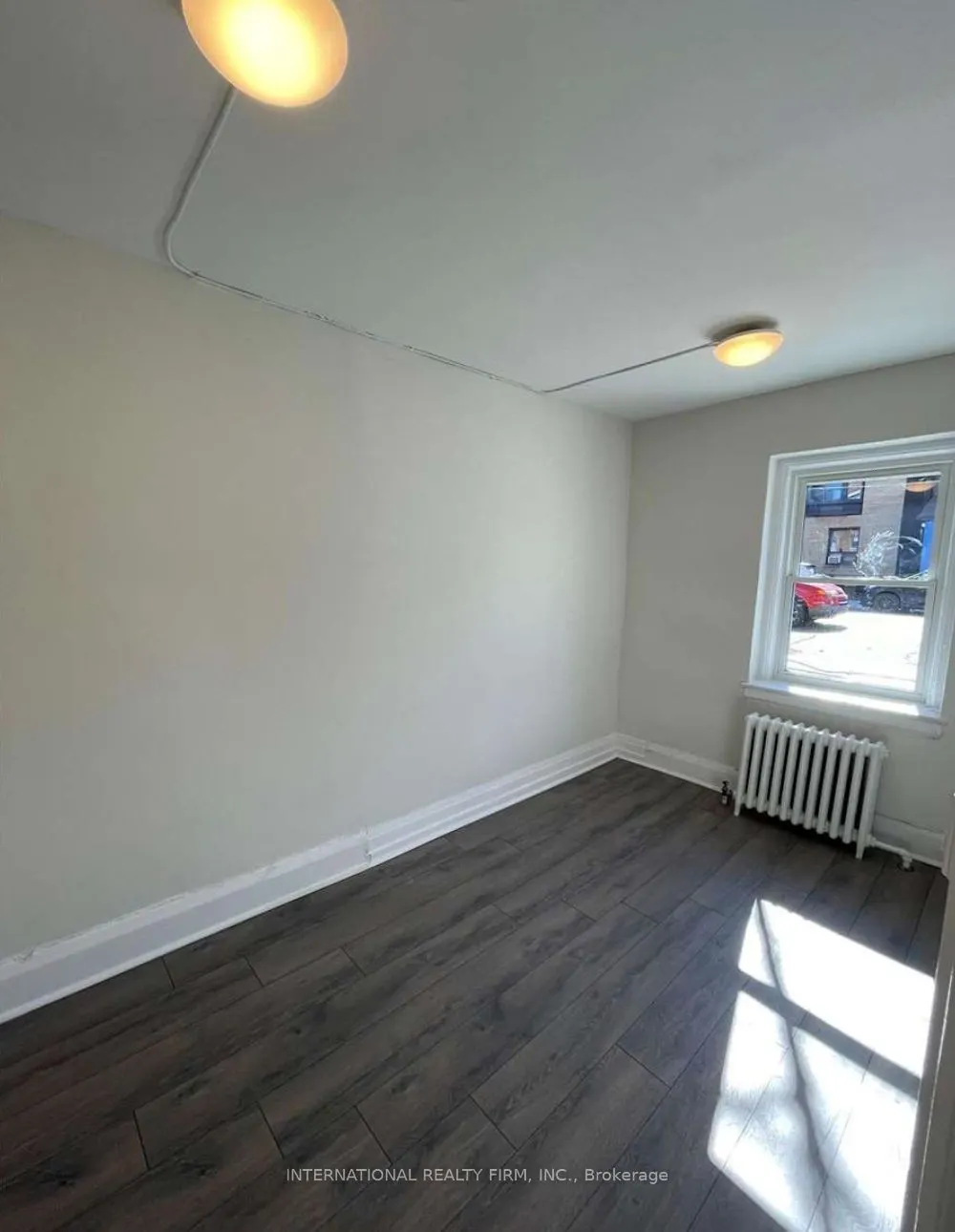1094 College Street #1