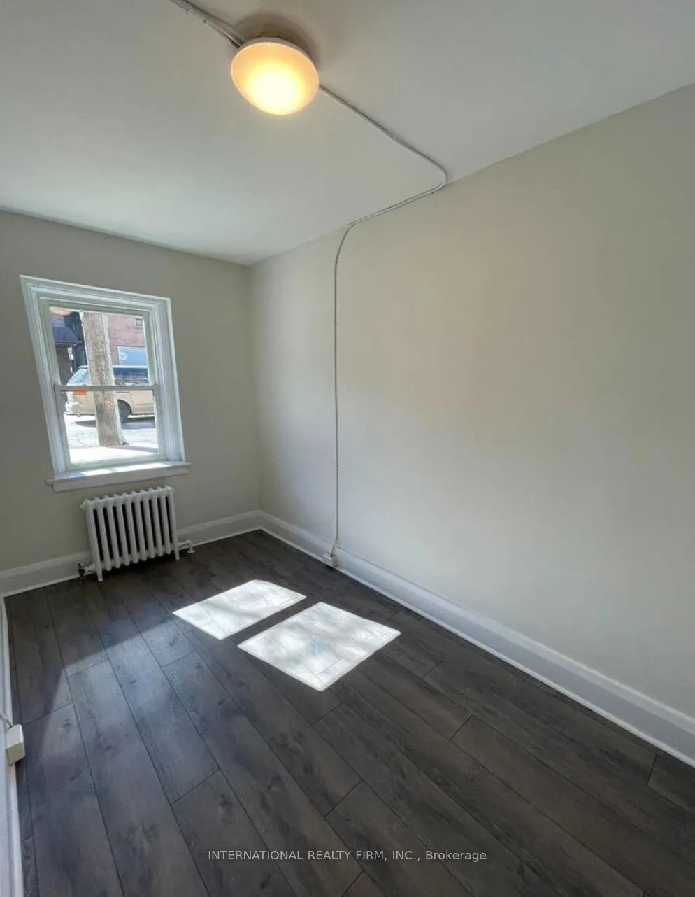 1094 College Street #1