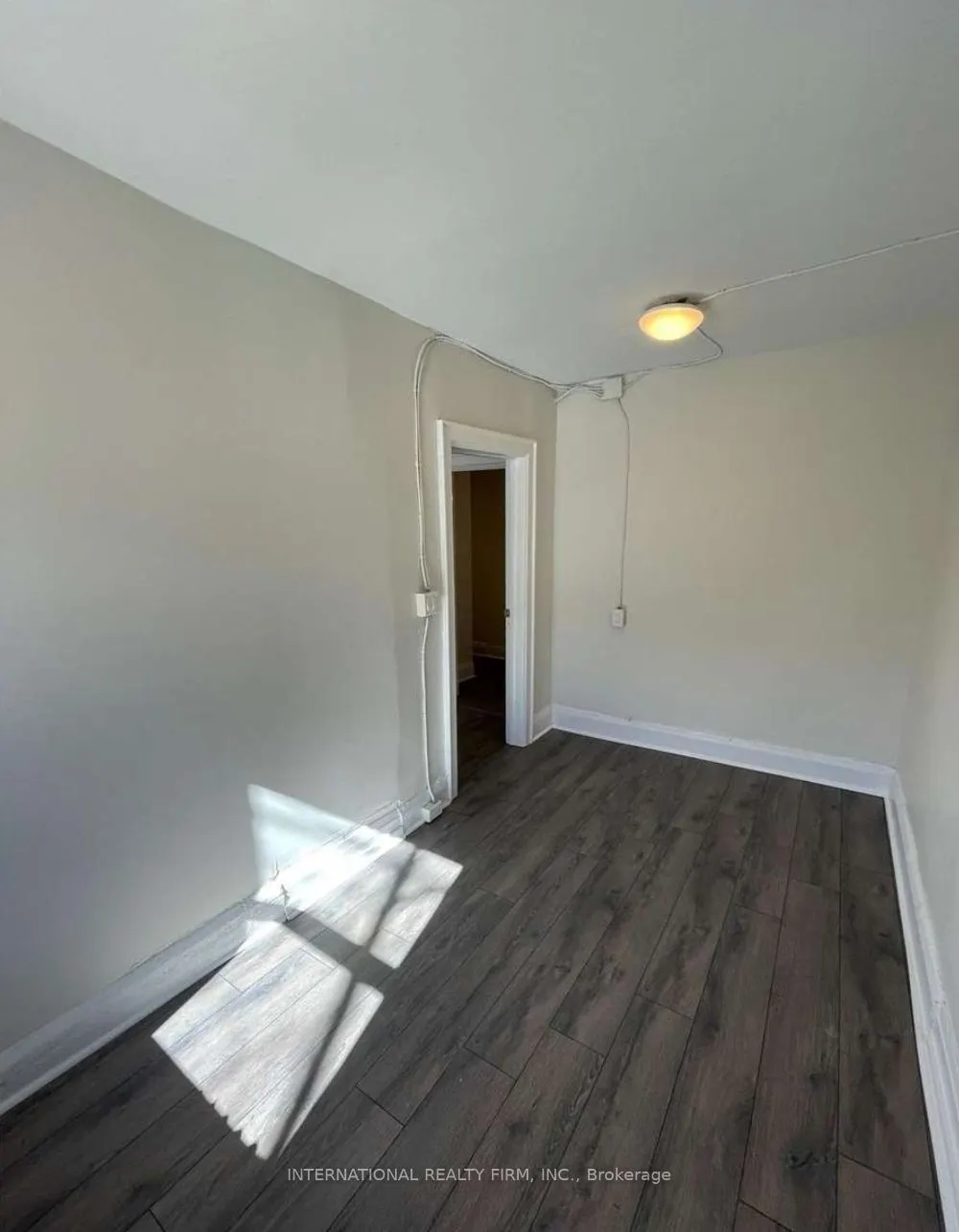 1094 College Street #1